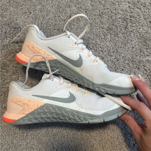 Nike Women's Metcon 4 Training Shoes